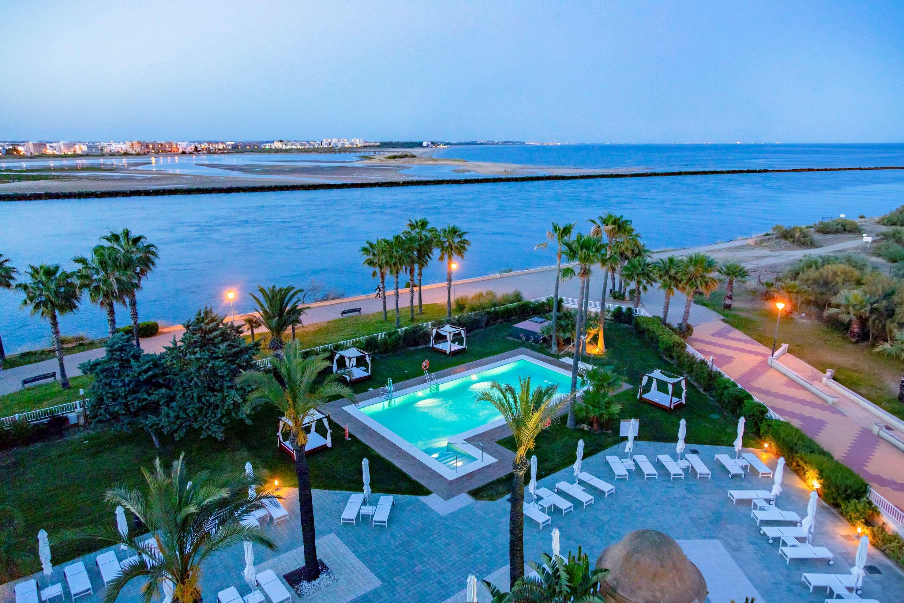 Meliá Atlántico Isla Canela Exterior foto